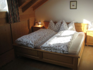 camera da letto / tutto in legno tradizionale