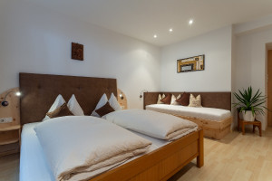 Camera da letto luminosa e spaziosa